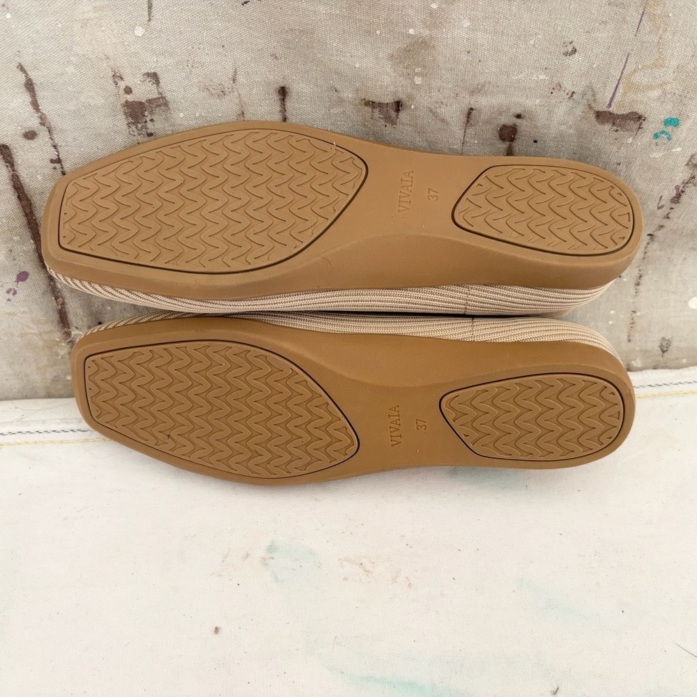 Vivaia Lightweight Square-Toe V-Cut Flats, Margot Walker Almond NEW - Picture 6 of 6